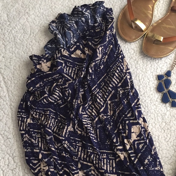 🆕 Lace and Navy Maxi Dress - Picture 3 of 4